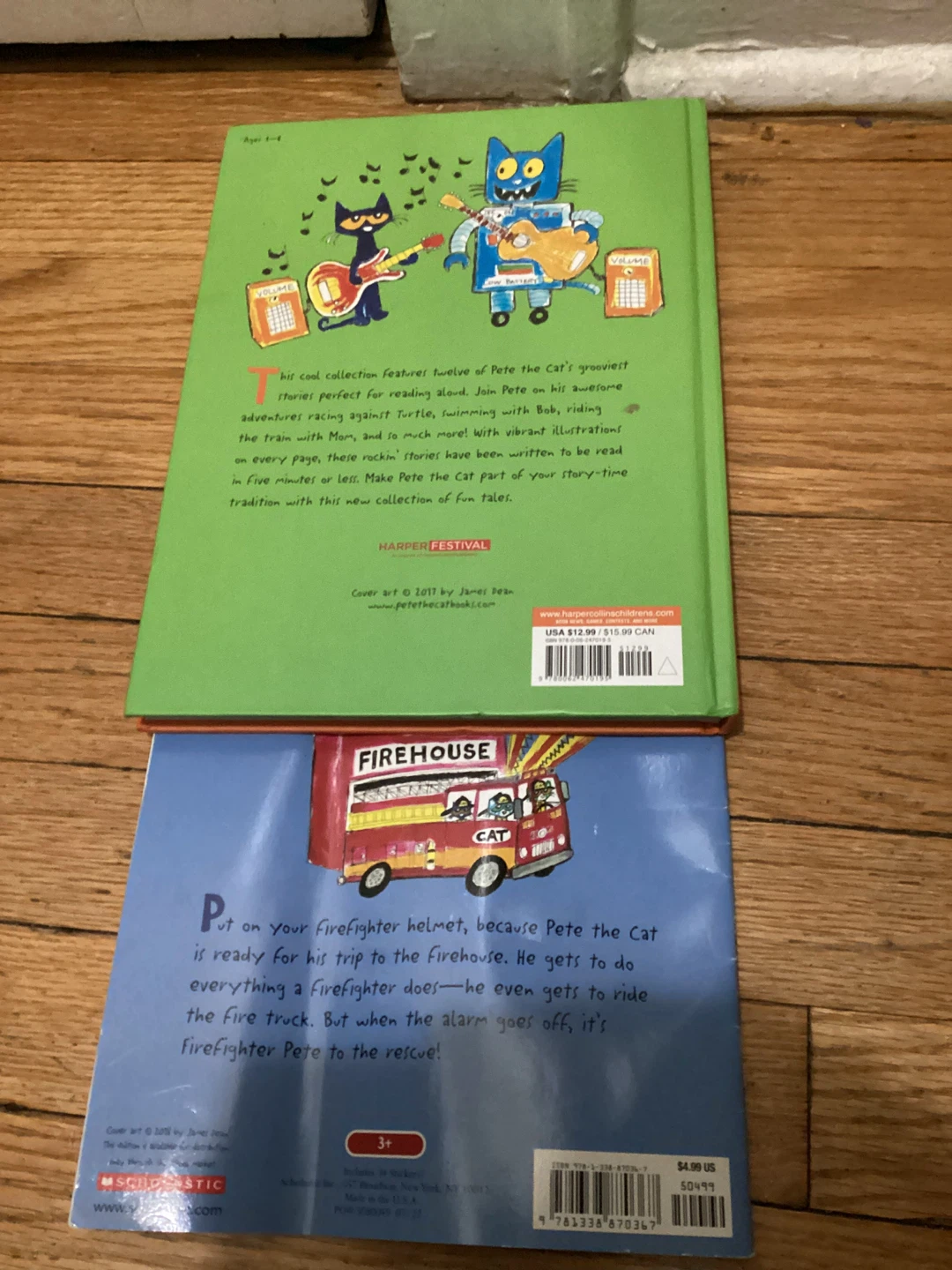 ⚽️Pete the Cat 5-Minute Stories & Firefighter Pete Books - photo 3