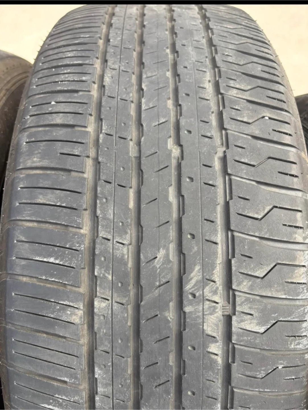 Dunlop All Season Tires 235/60R/18 103H - photo 4