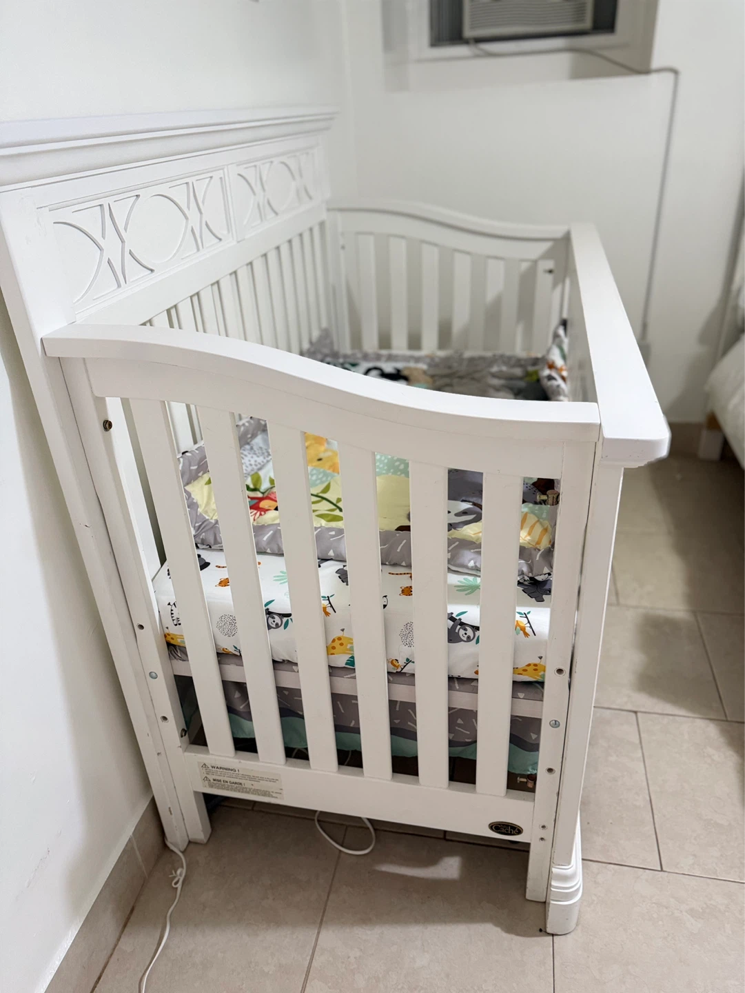 Baby Caché White Crib with Jungle Animal Bedding Set - photo 2