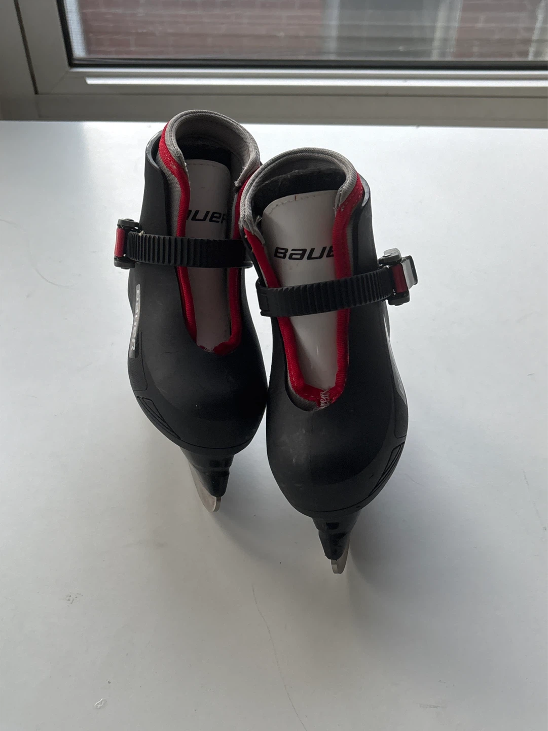 Bauer Youth Ice Skates Size 6/7
