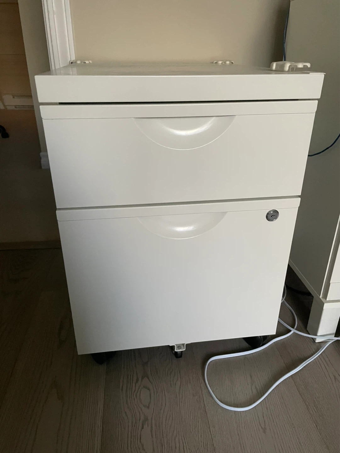 White 2-Drawer Filing Cabinet ⚽