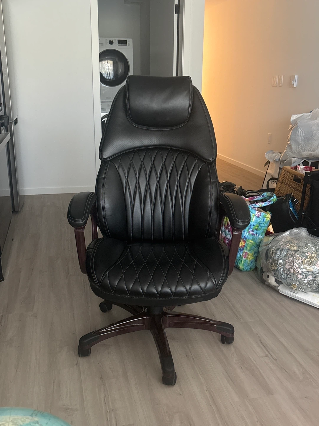 Like new Black Executive Office Chair