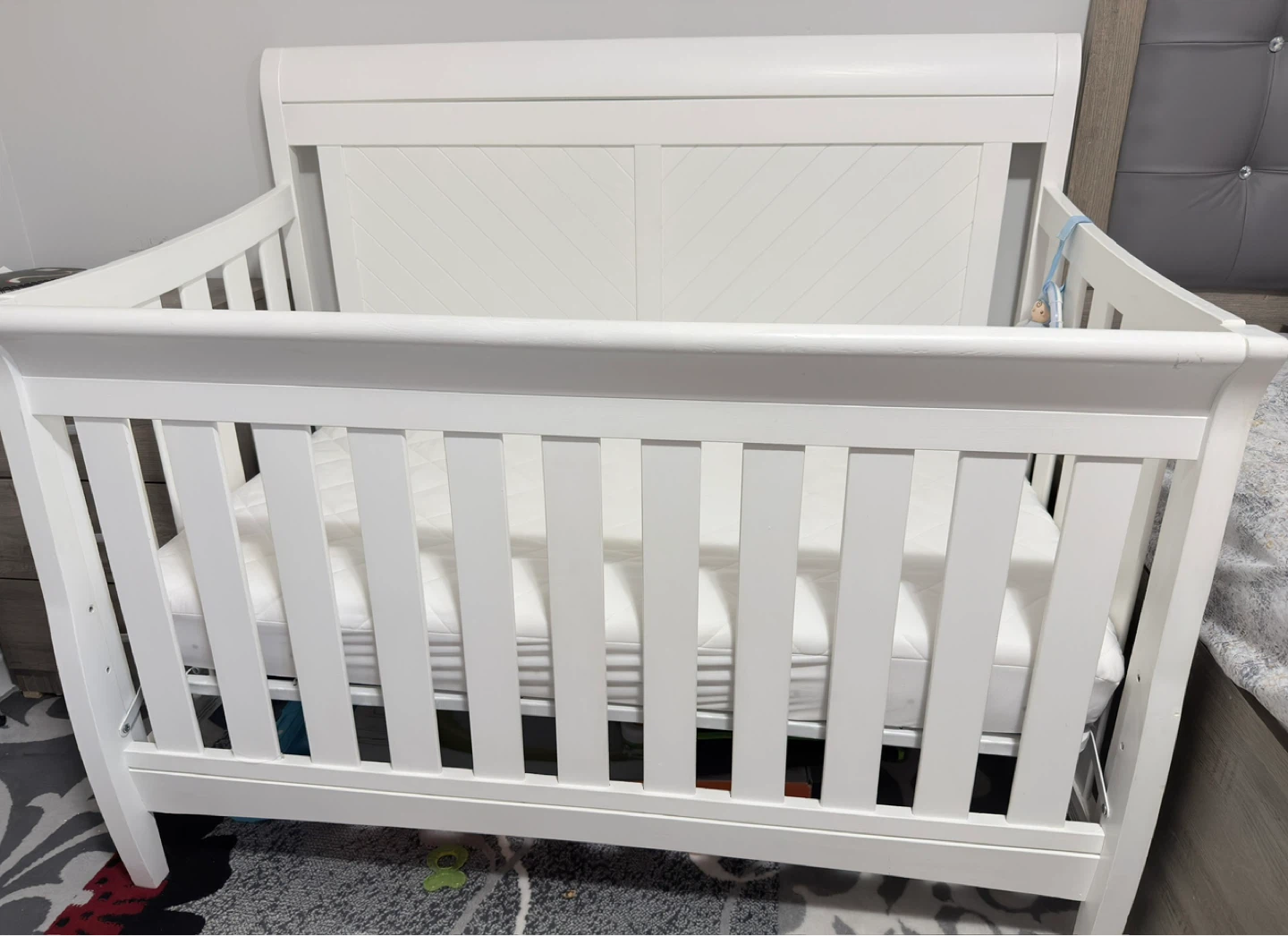 White Convertible Crib with Mattress - photo 5