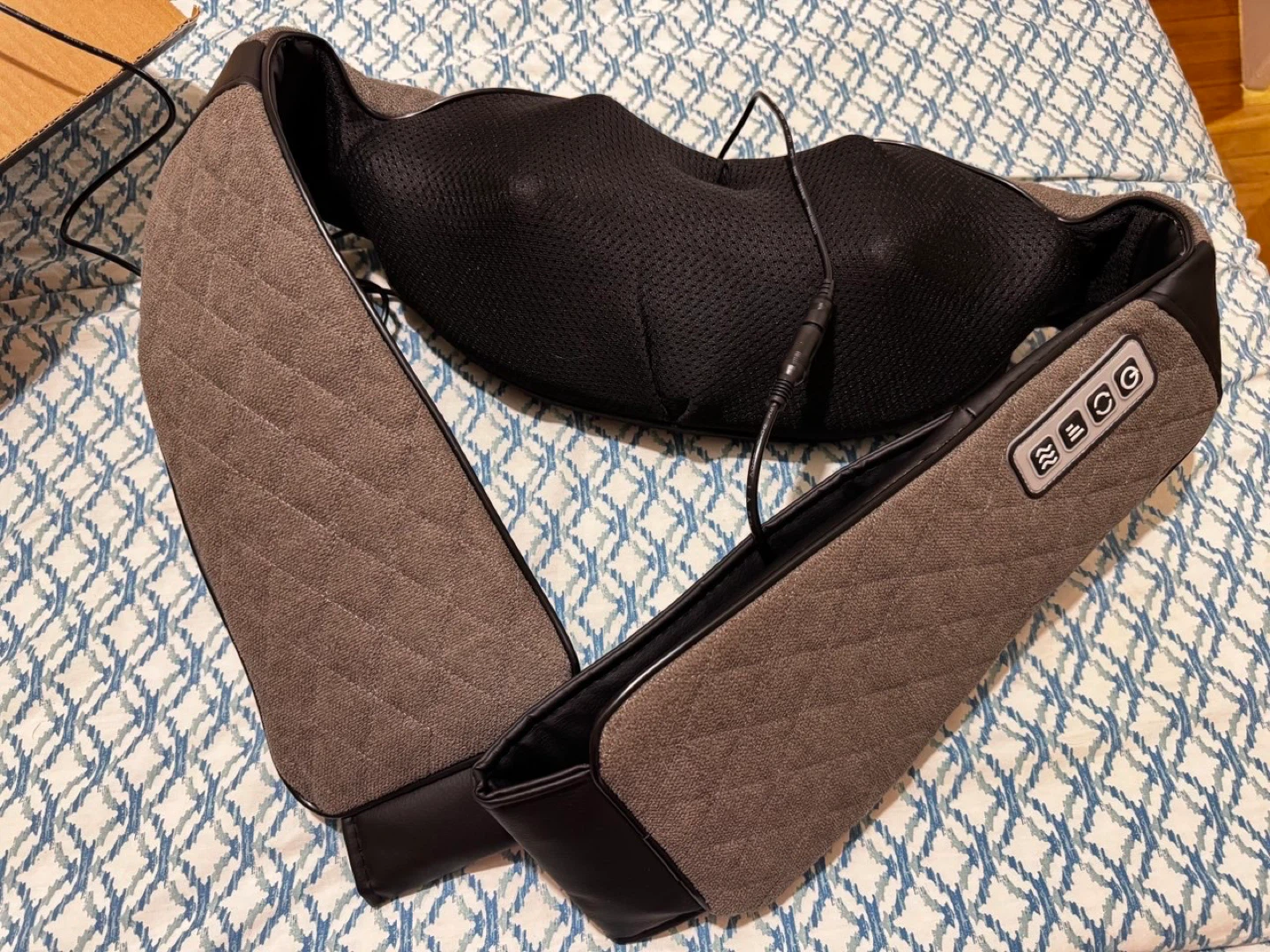 BlueElf Shiatsu Back Neck Massager with Heat ⚽️