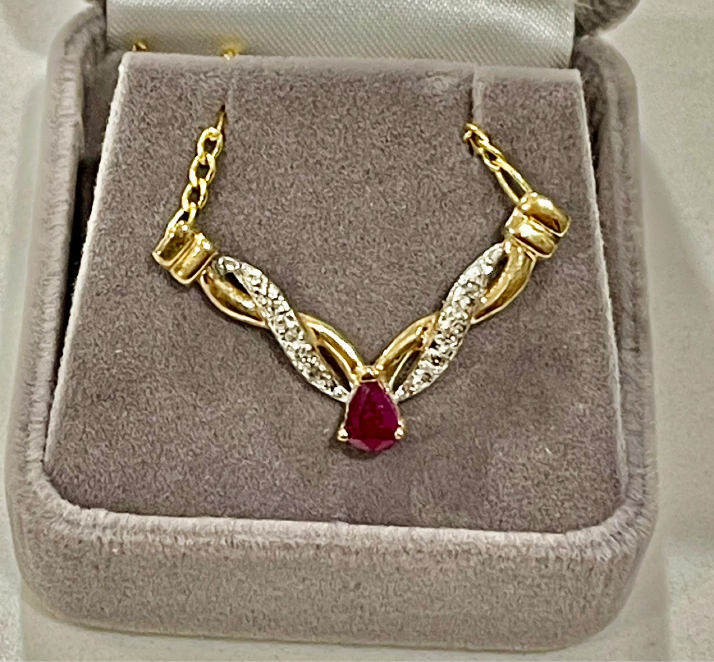 417 “10k” yellow Gold Necklace with Ruby and Diamonds