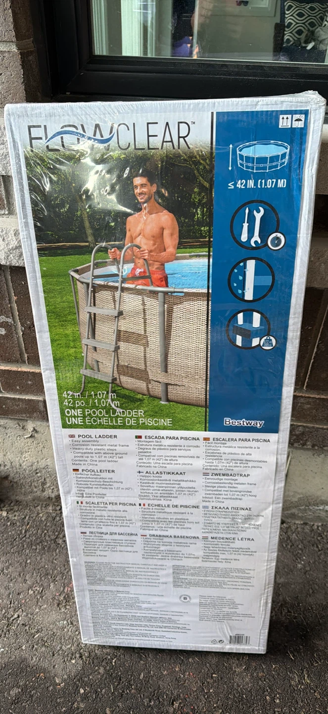 Flowclear 42" Pool Ladder - photo 2