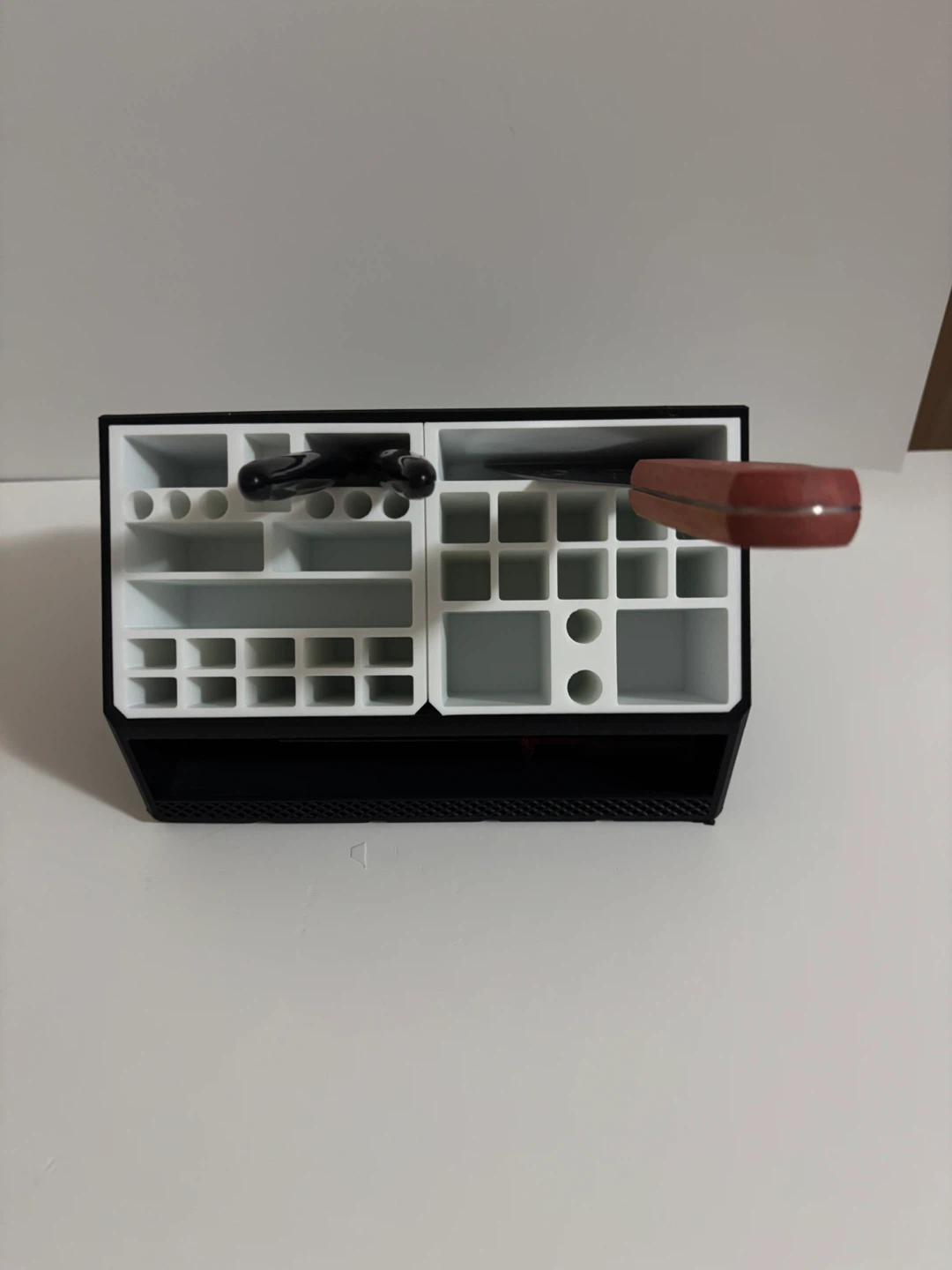 Organization bin customizable