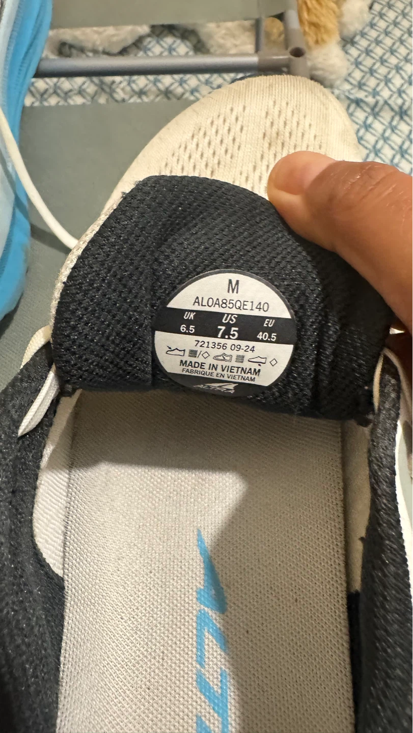 Altra Running Shoes US 7.5 ⚽️ - photo 4