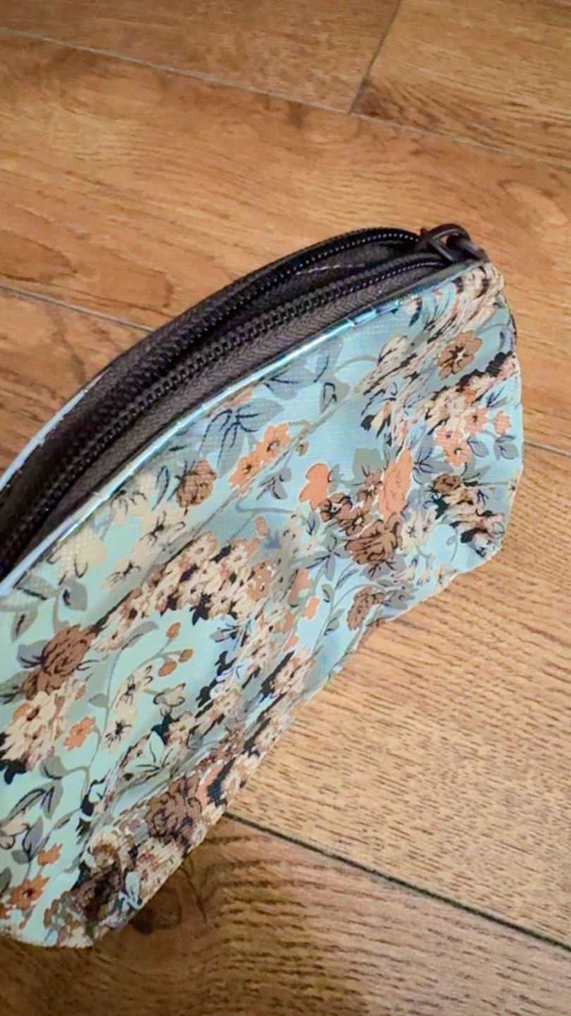 ⚽ Floral Cosmetic Bag Pouch