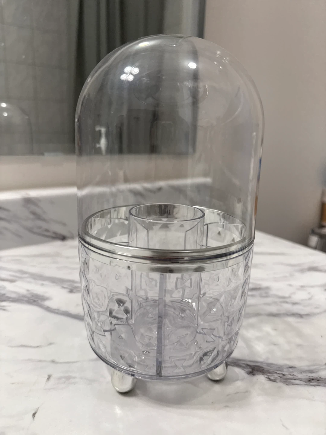 Clear Makeup Organizer with Dome Lid ⚽