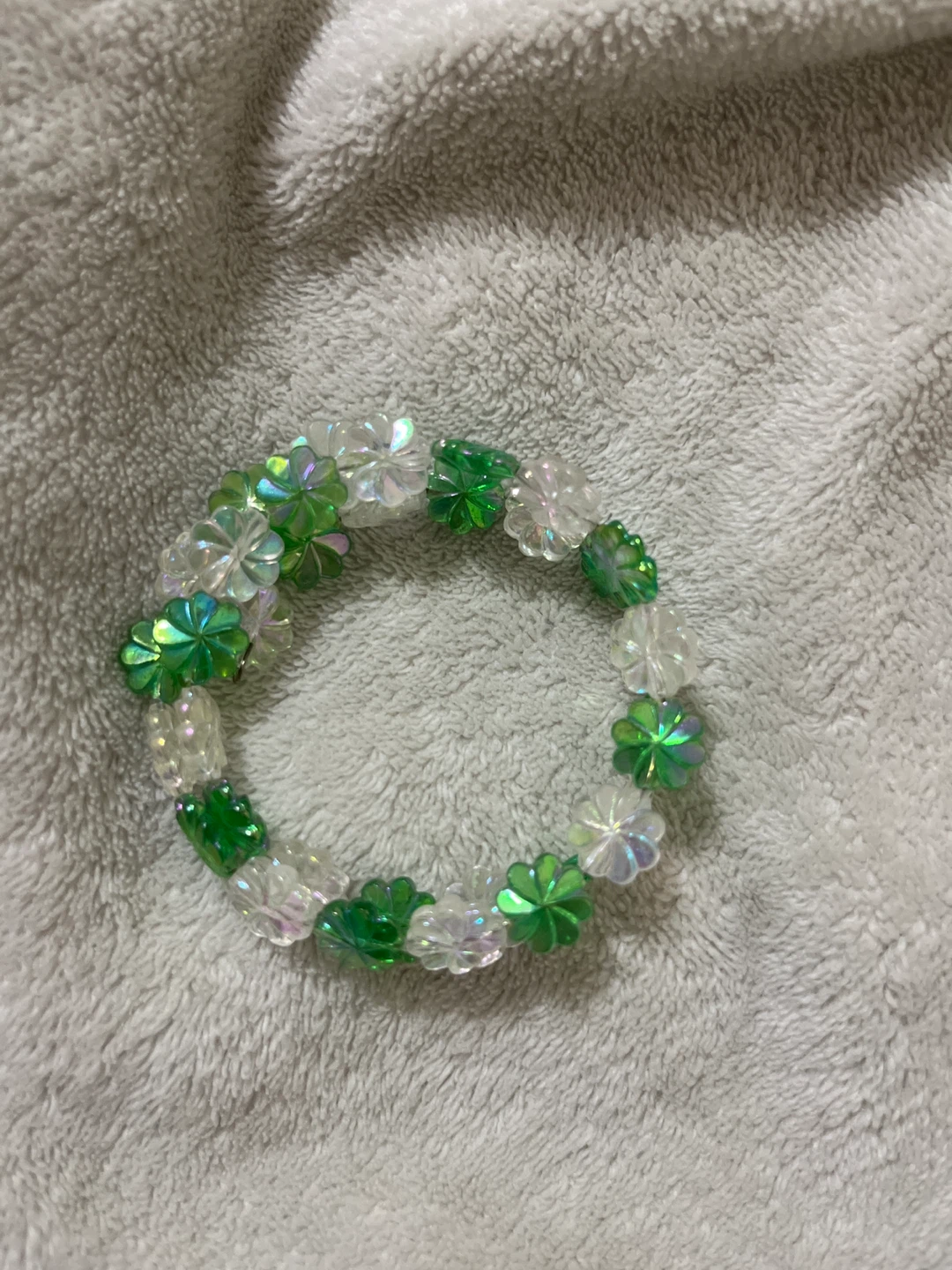⚽️Green and White Flower Beaded Bracelet
