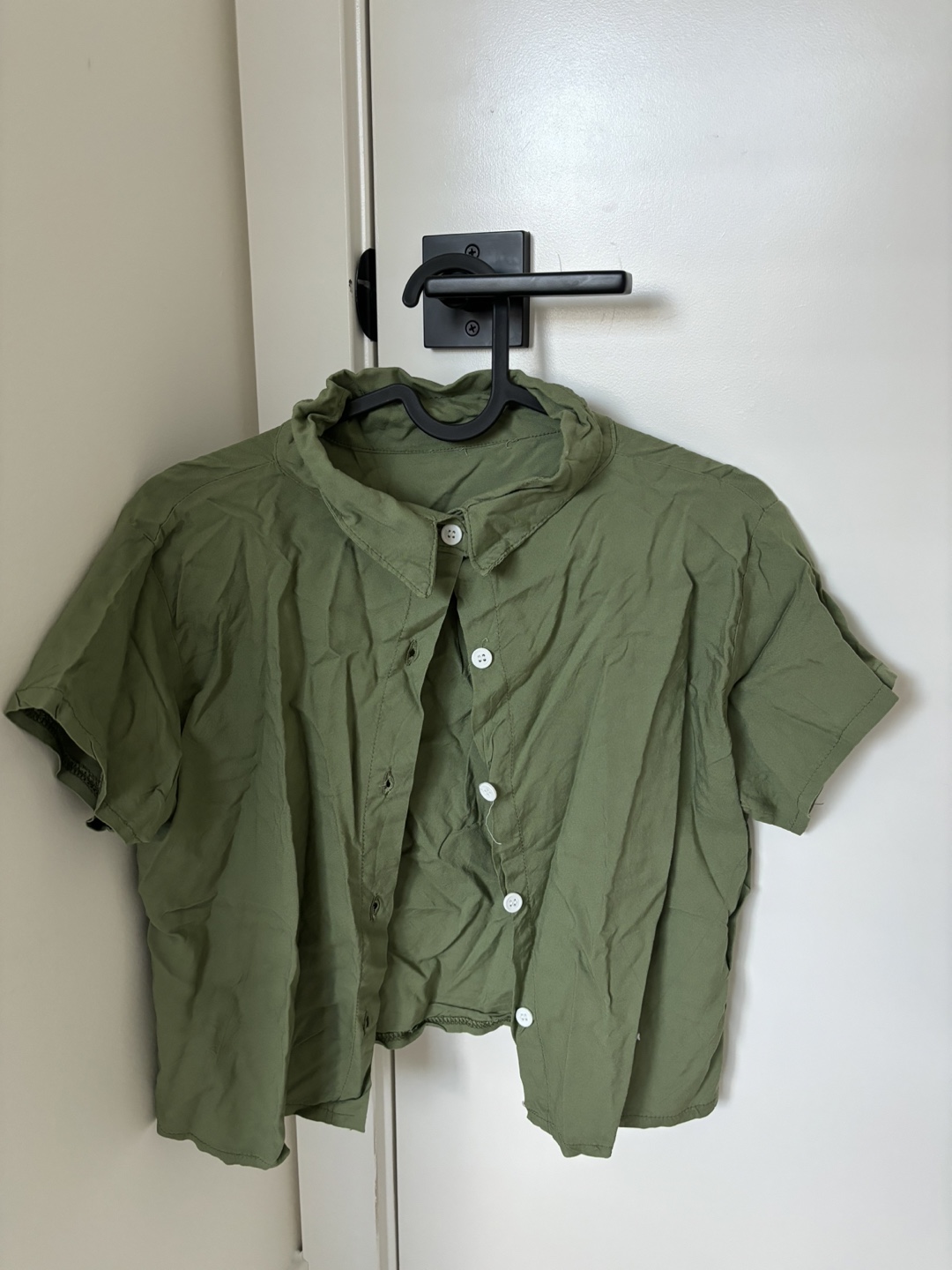 Green Short-Sleeve Button-Up Shirt