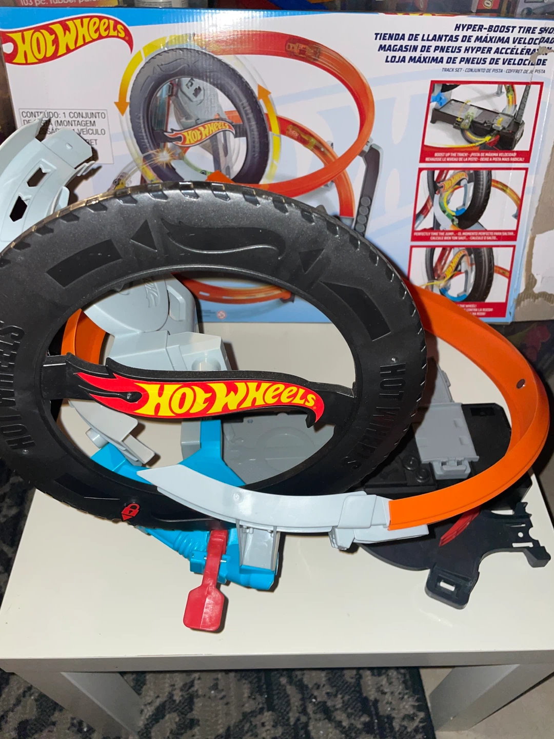 Hot Wheels Hyper-Boost Tire Shop Track Set