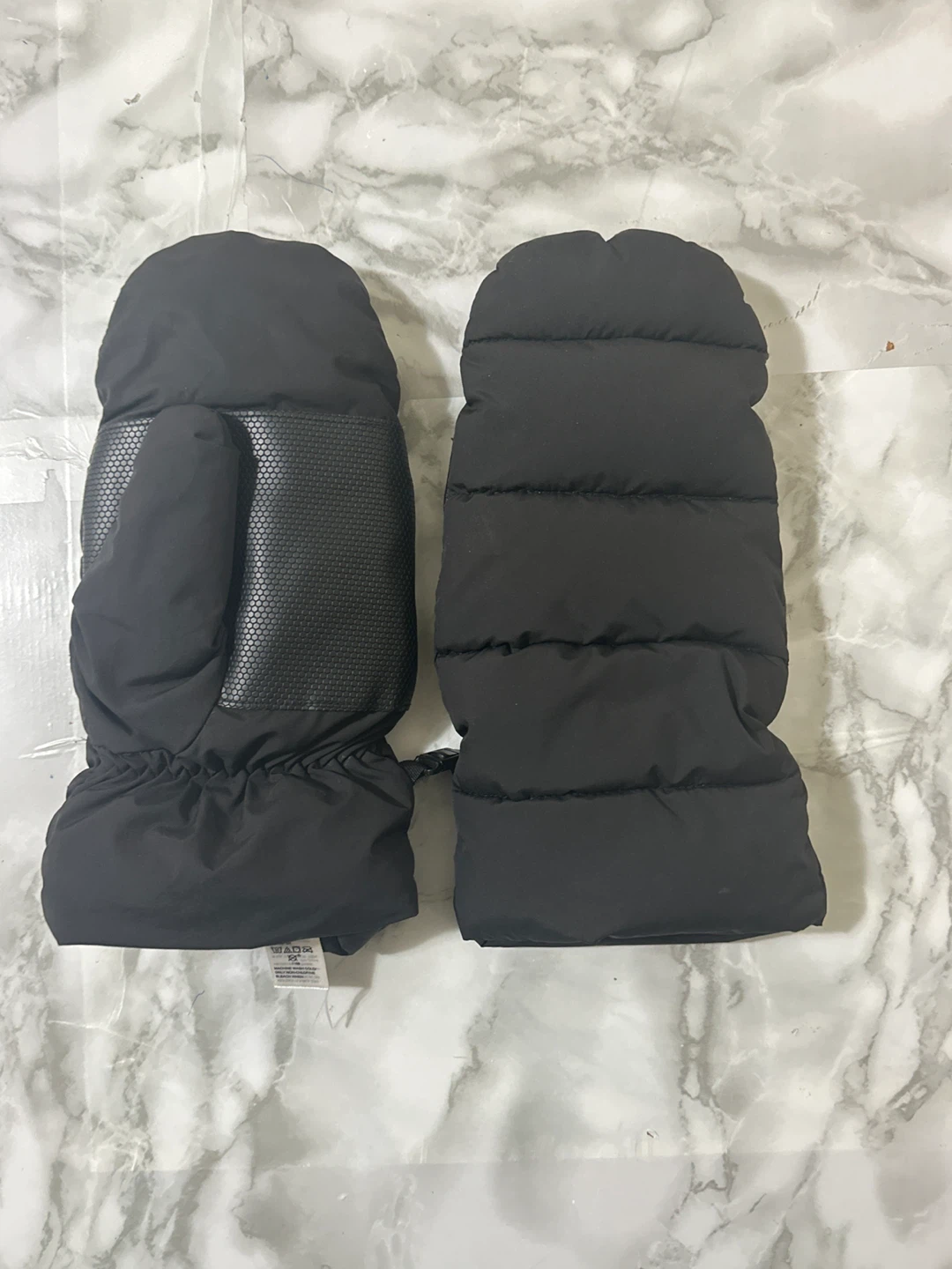 Old Navy Black Puffer Mittens G-TG