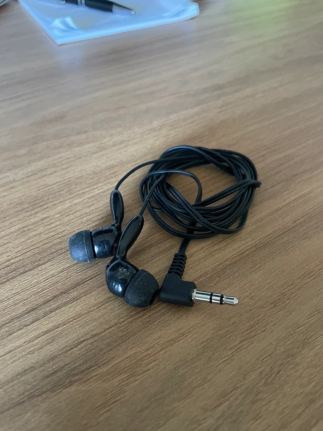 ⚽️Black Earbuds with 3.5mm Jack