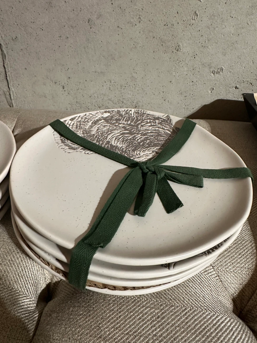 Set of 4 Gourmet Cheese Plates plus 8 side plates - photo 5