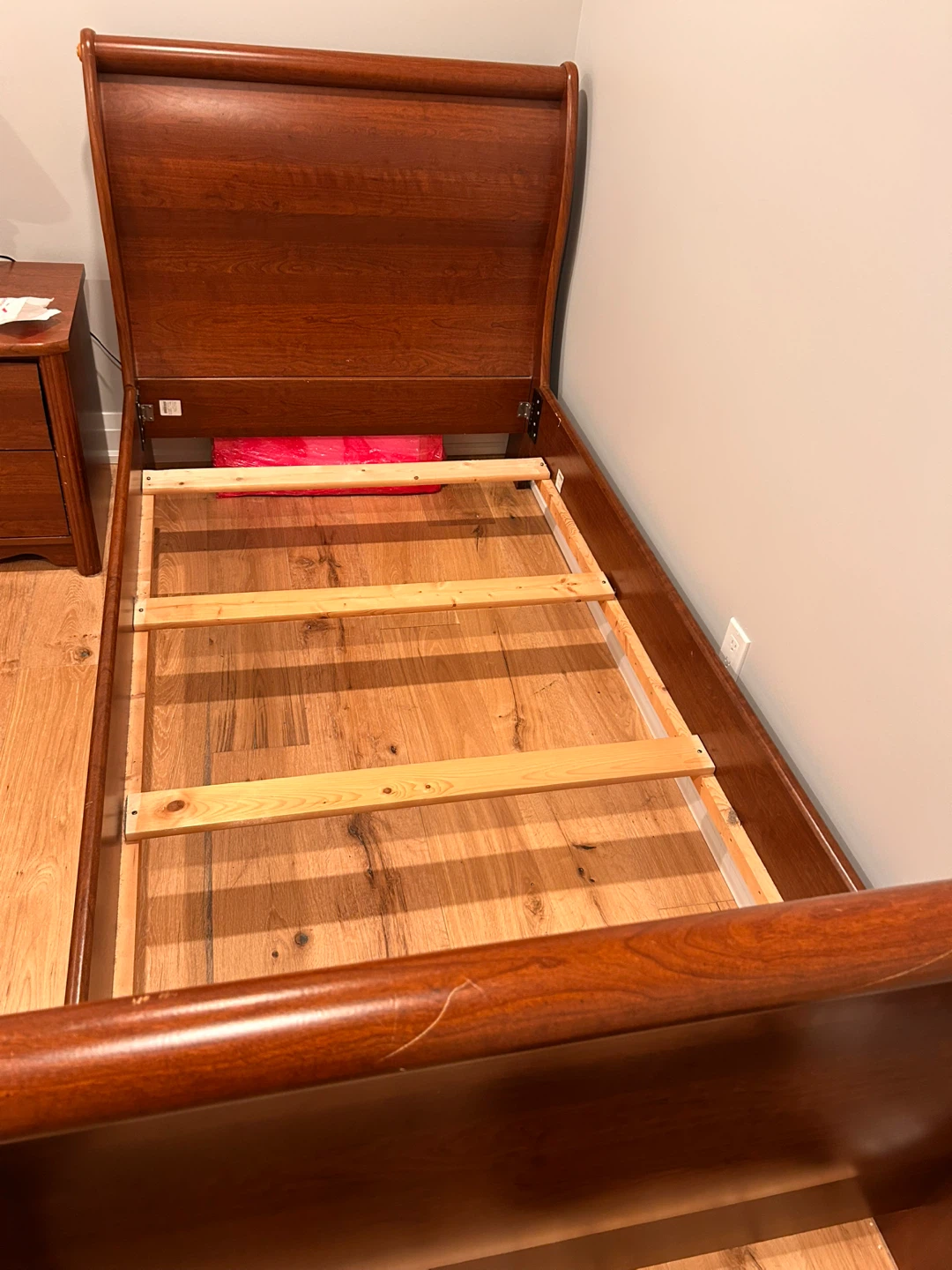 Classic twin-sized sleigh bed frame, mattress and box spring. - photo 2