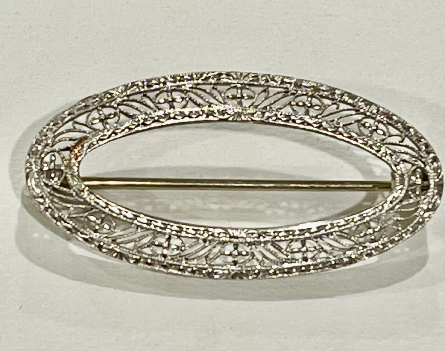 14k white gold Filigree Oval Brooch Pin