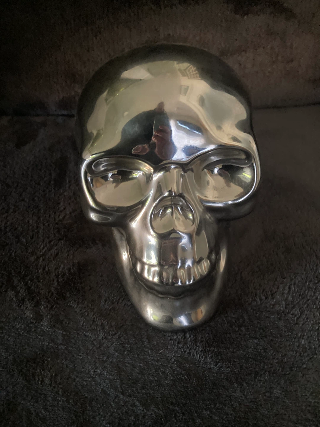 Silver skull piggyback