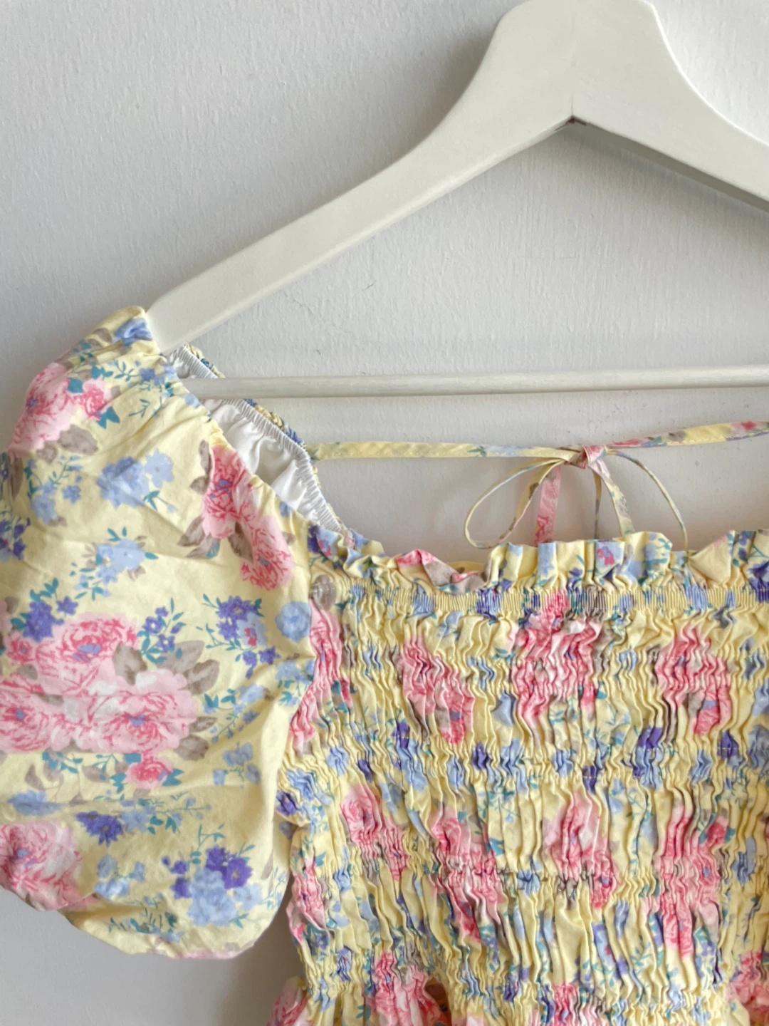 Yellow Floral Smocked Puff Sleeve Top, size S/M - photo 2