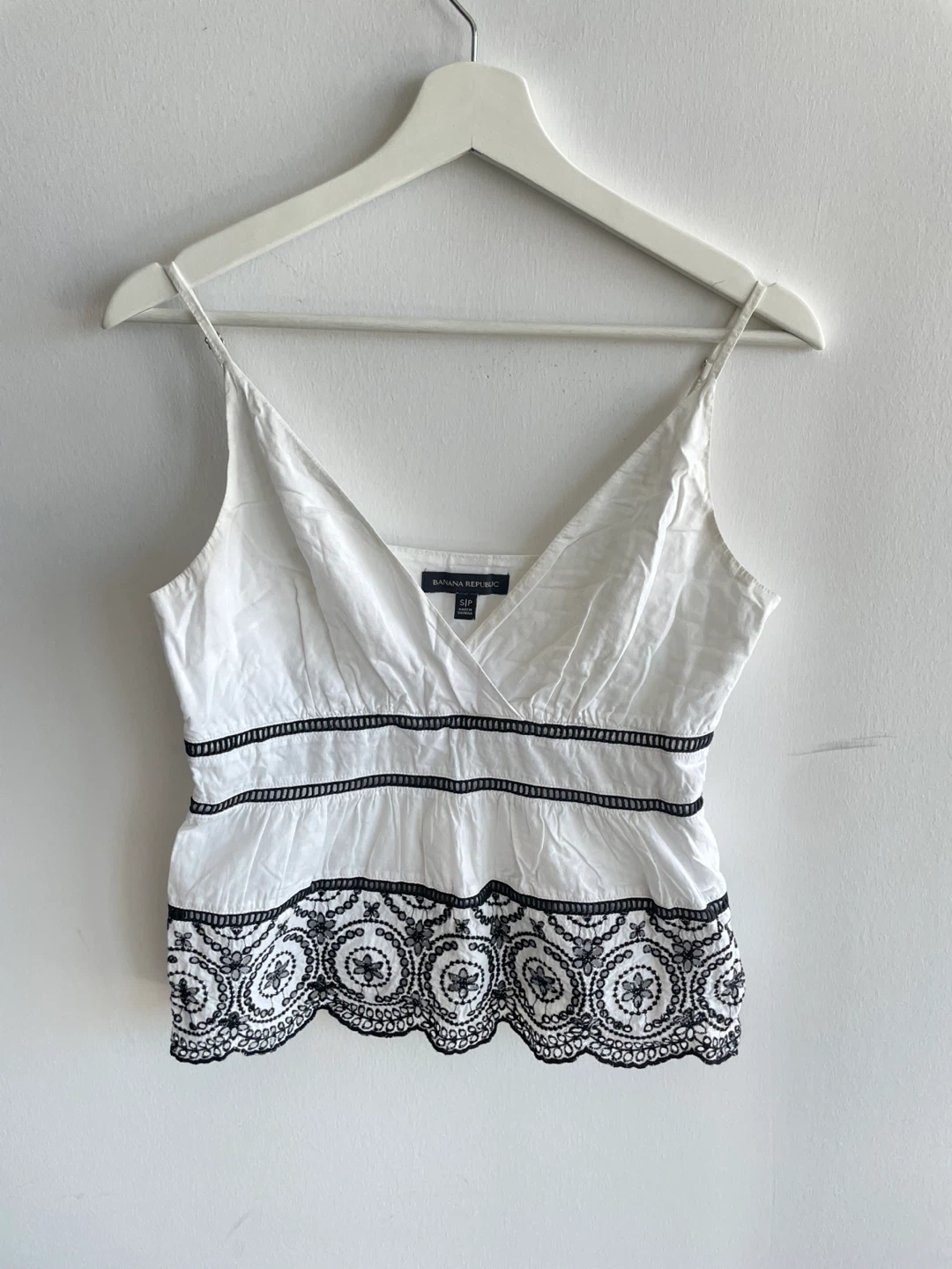 Banana Republic White Embroidered Camisole Top - Size S