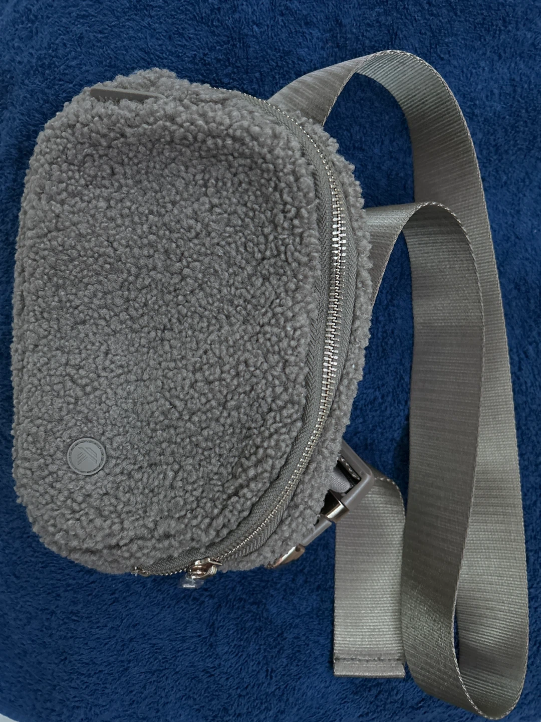⚽️ Grey Sherpa Fanny Pack / Crossbody Bag
