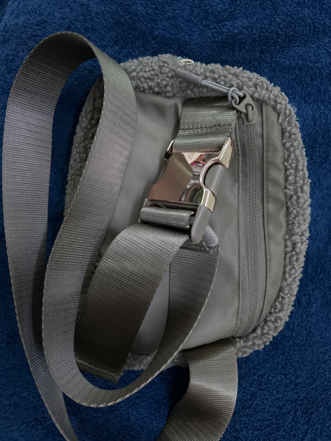 ⚽️ Grey Sherpa Fanny Pack / Crossbody Bag - photo 2