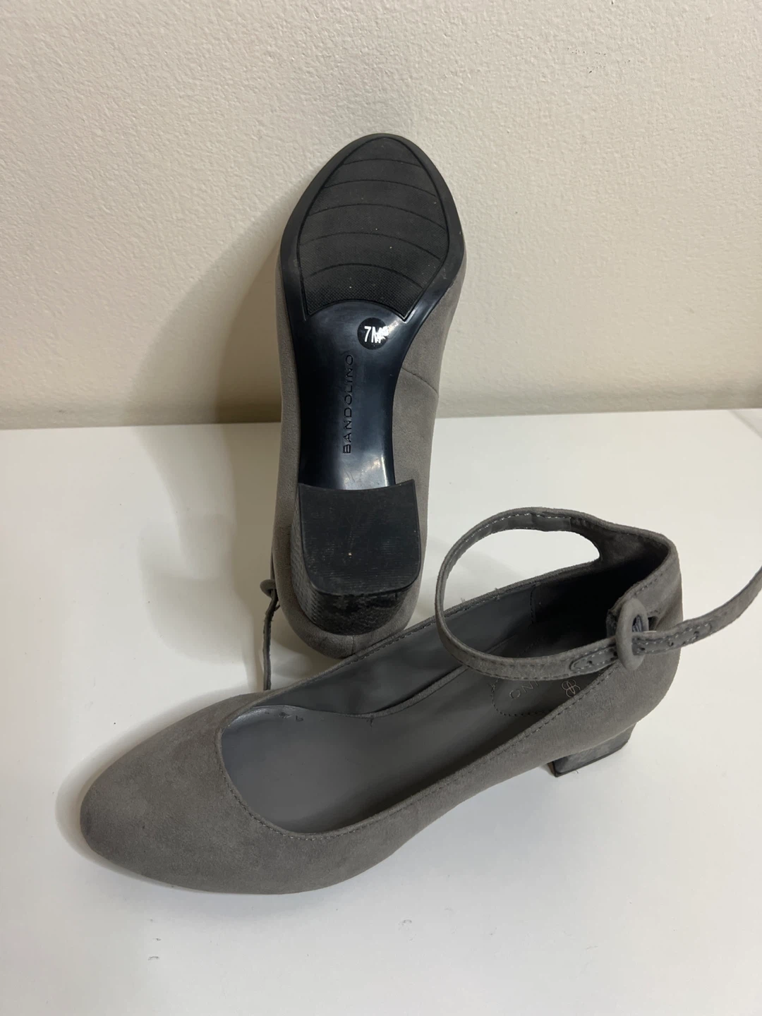 Bandolino Gray Suede Ankle Strap Heels Size 7 - photo 3