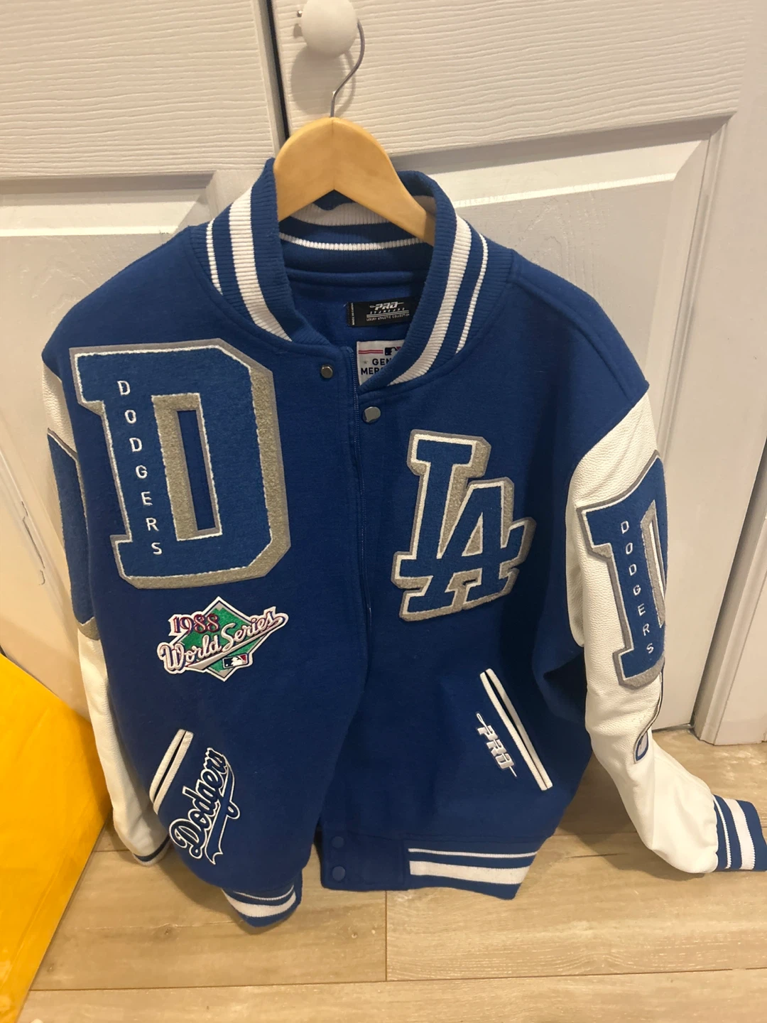 Los Angeles Dodgers 'LA' Varsity Jacket - photo 4