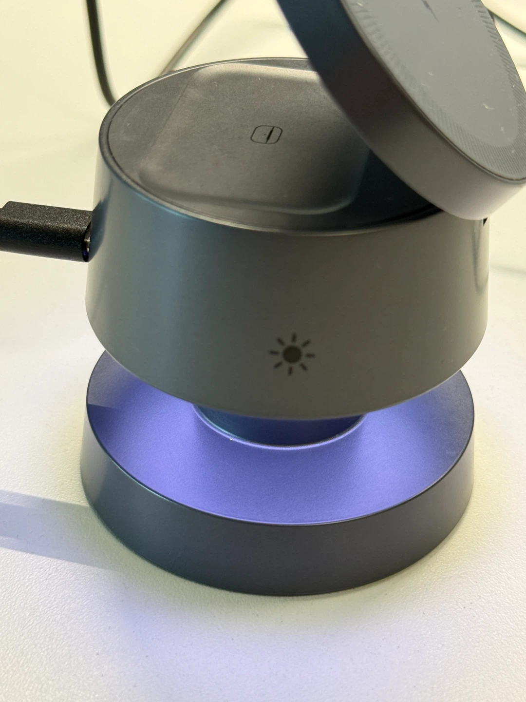 iVANKY 4 in 1 Wireless Charger - photo 2