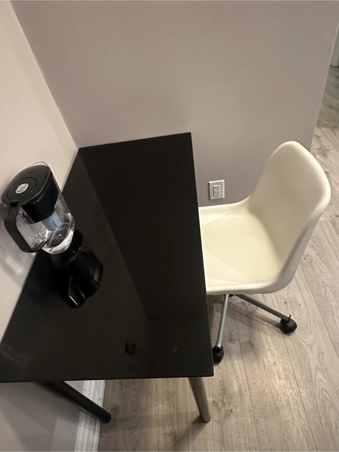 Moving out sale. Set of chair and table
