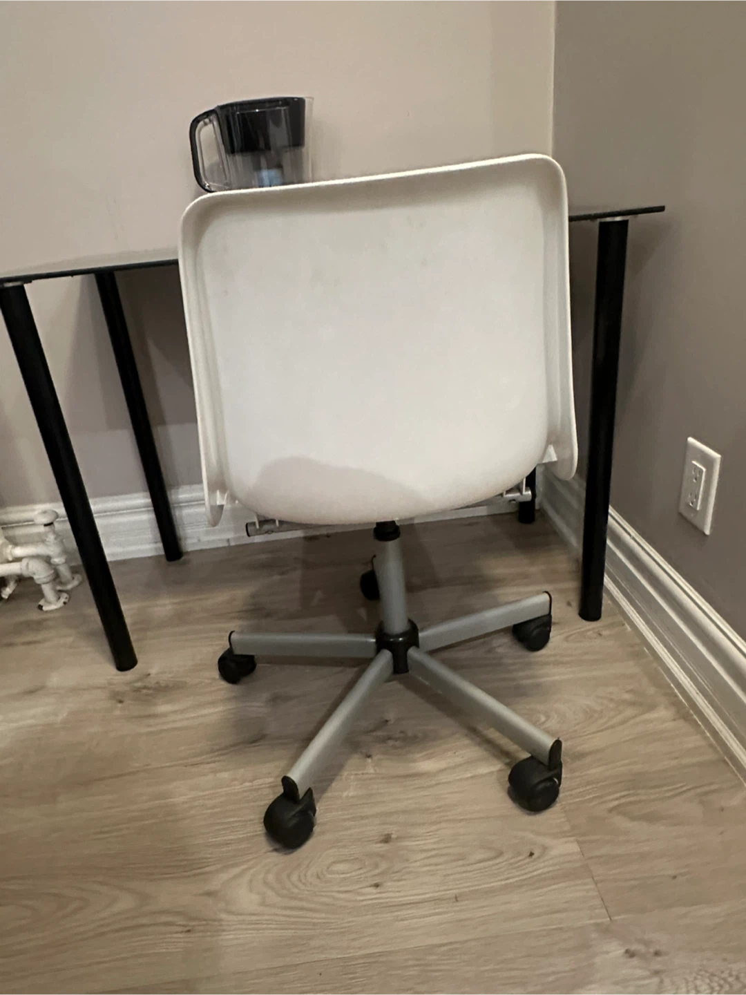 Moving out sale. Set of chair and table - photo 3