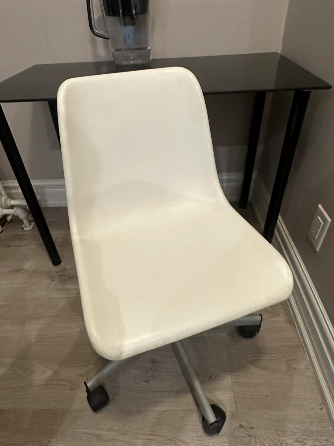 Moving out sale. Set of chair and table - photo 4