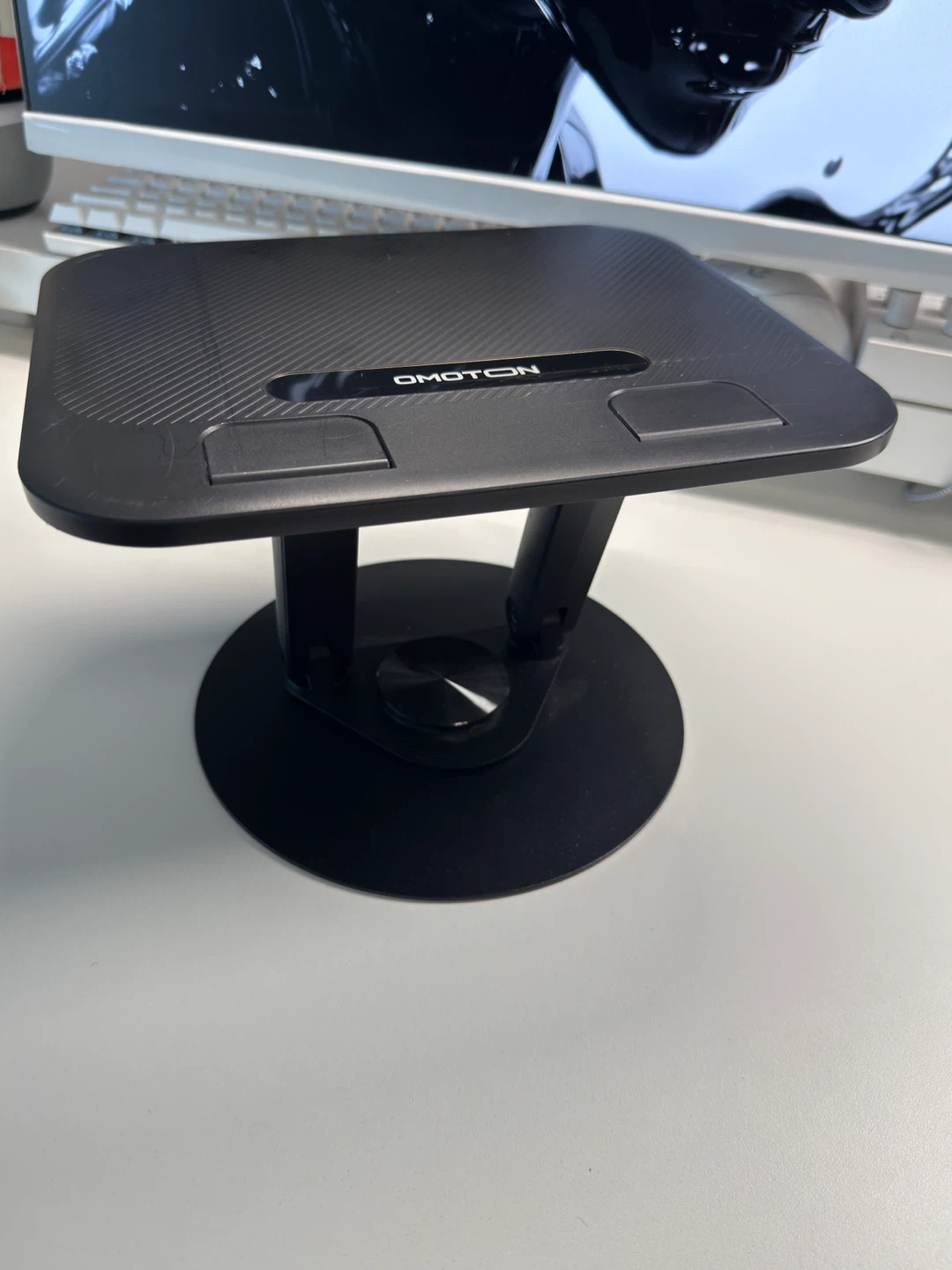 OMOTON Adjustable Laptop Stand - photo 3
