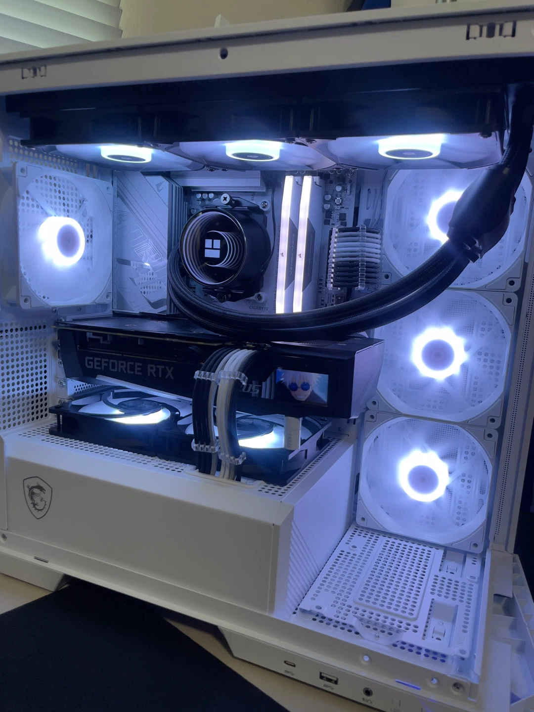 White Gaming Setup Bundle | RTX 3070 | Ryzen 5 9600X | 32GB DDR5