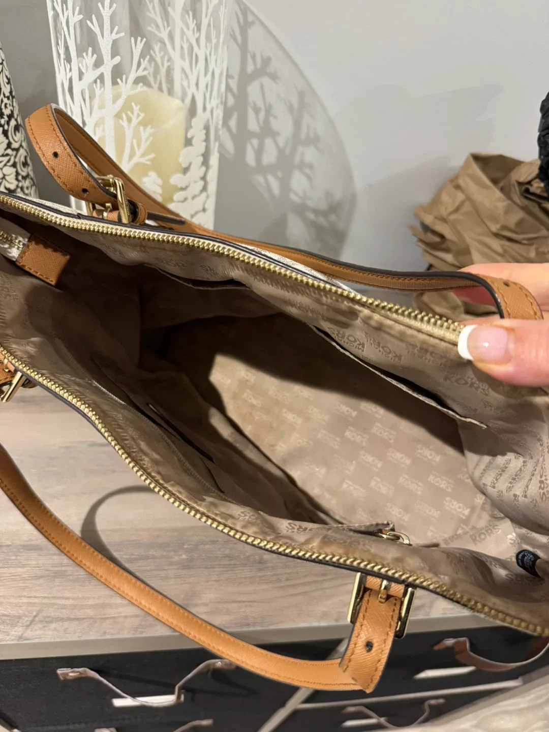 Michael Kors Tote Bag - MK Signature - photo 4