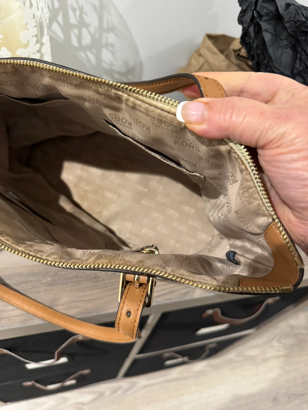 Michael Kors Tote Bag - MK Signature - photo 3