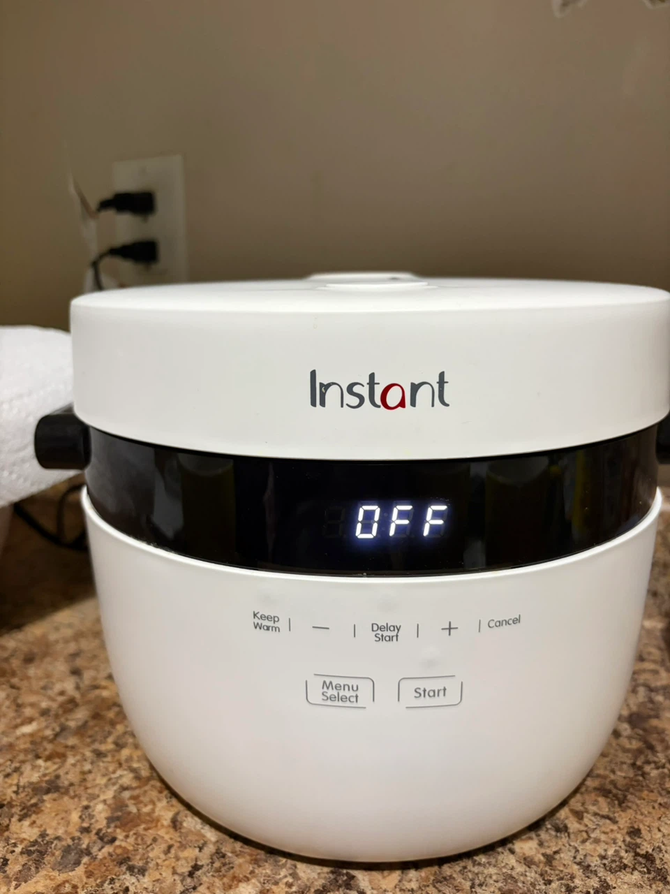 Instant Rice Cooker with carbreduce feature
