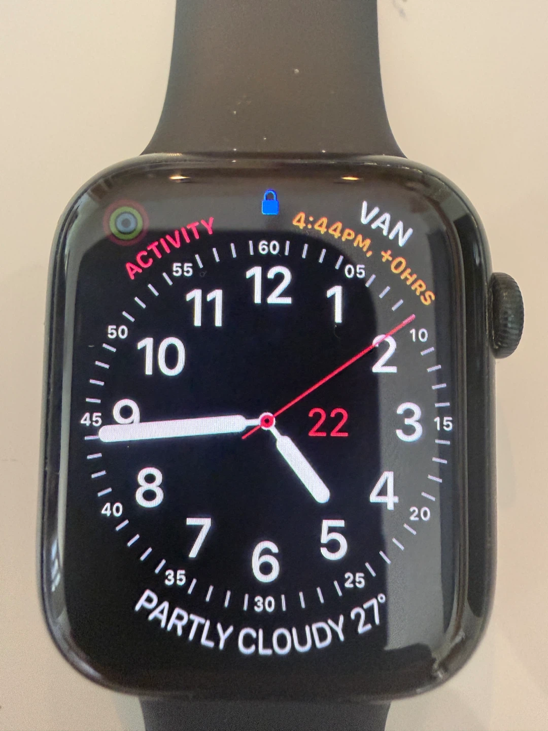 Apple Watch Series 8 (45mm) – Excellent Condition - photo 2