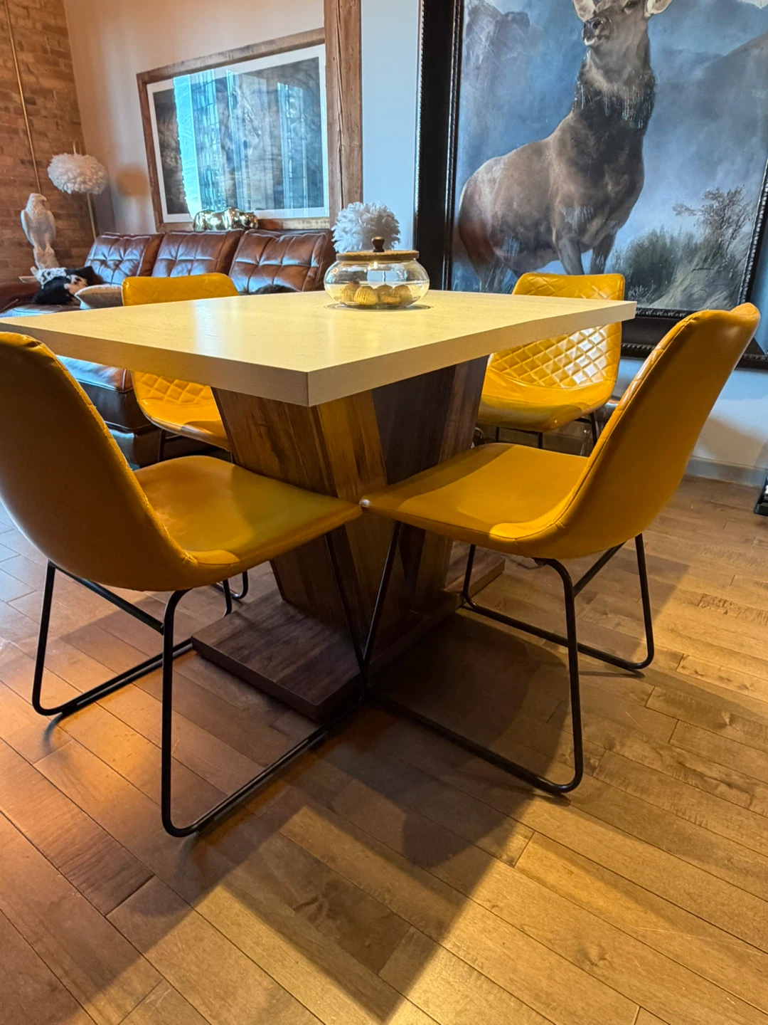 White Dining Table with 4 Yellow Chairs - photo 2