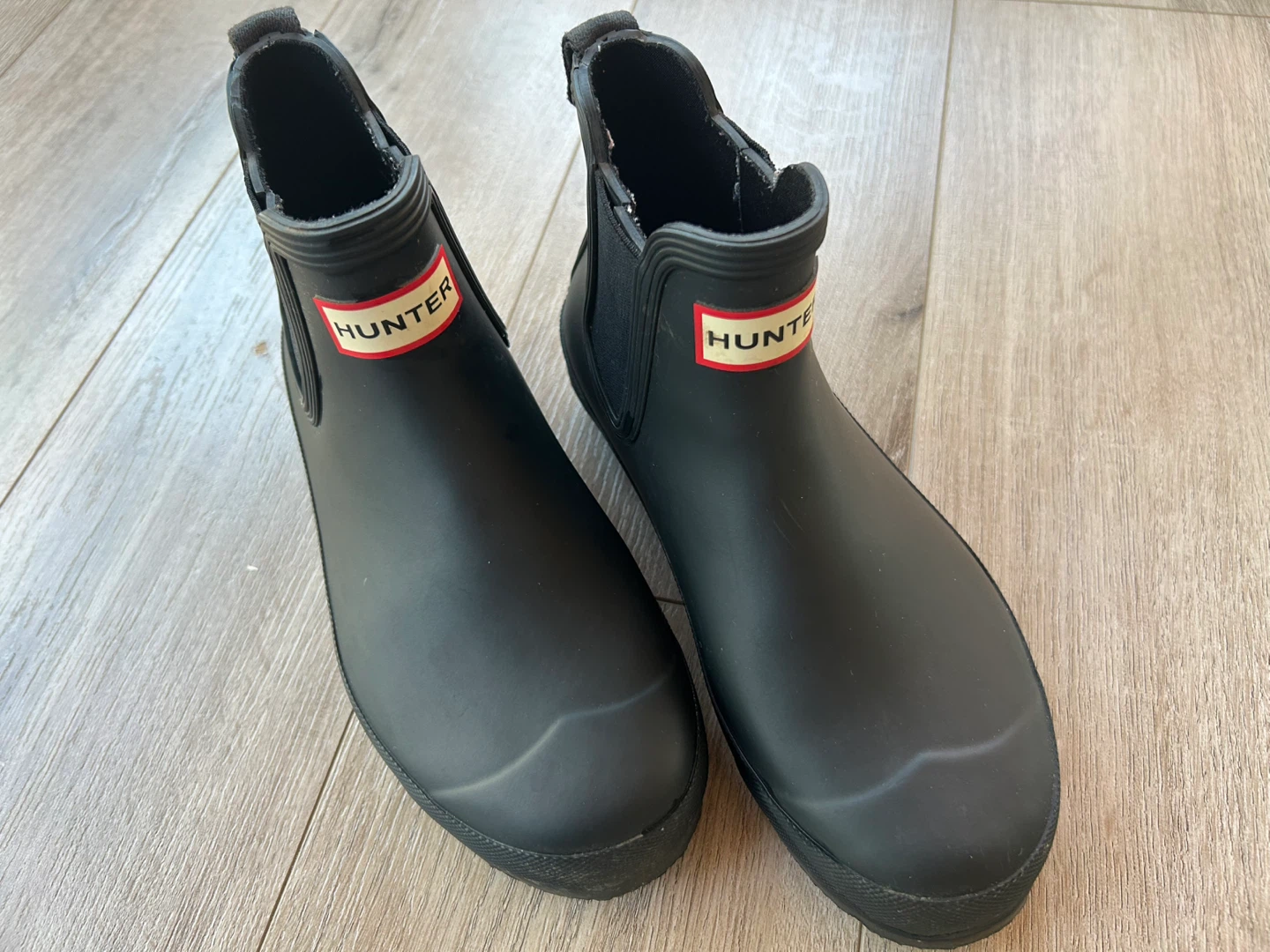 Hunter Black Chelsea Boots- size 6 - photo 2