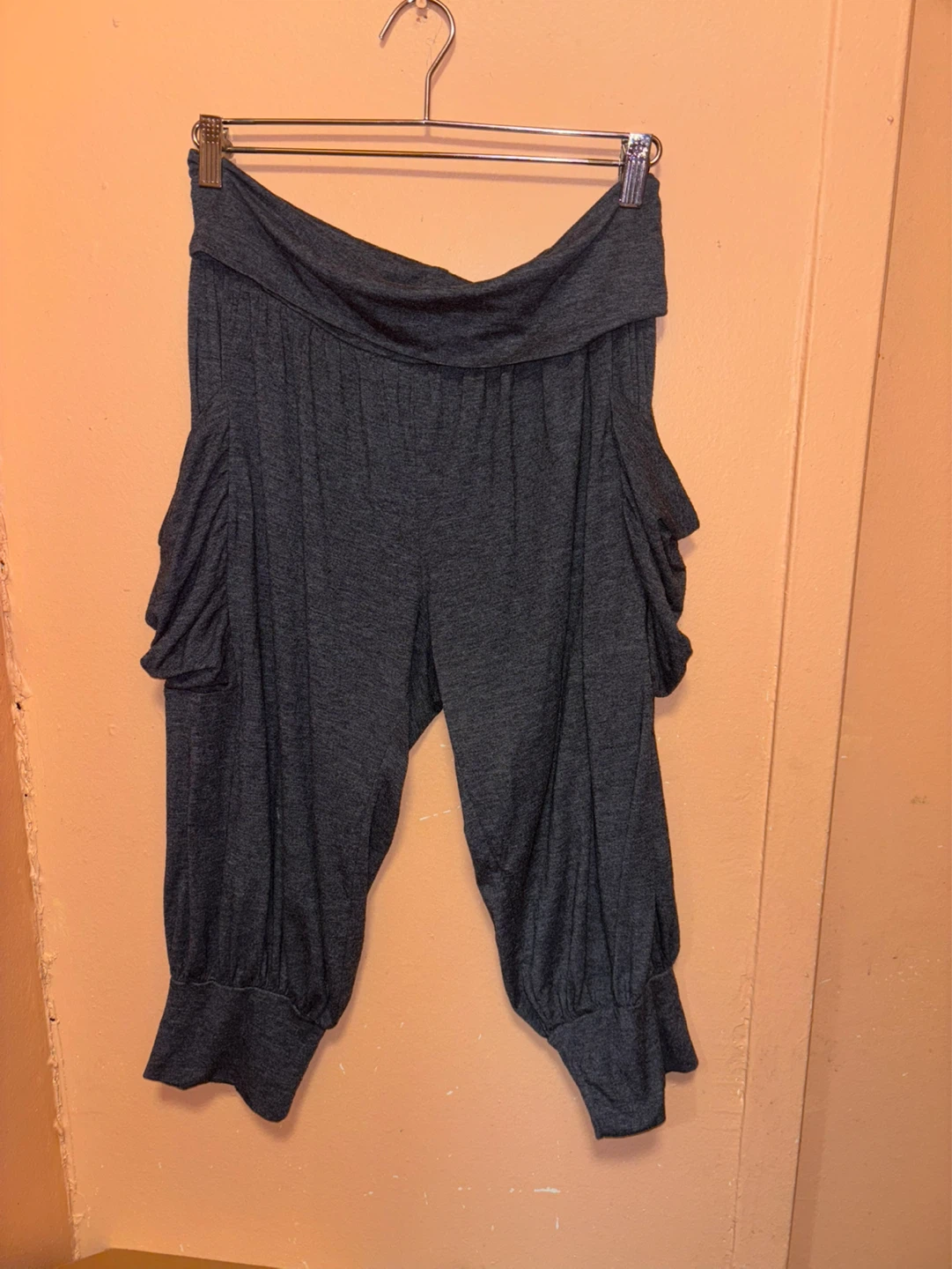 ⚽️Dark Grey Dropped Crotch Capris