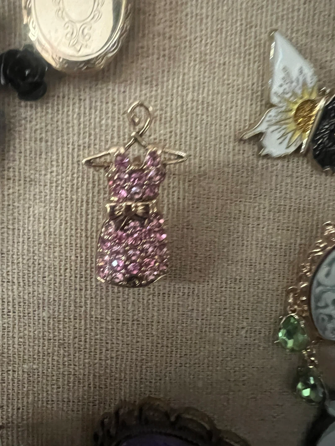 Pink Rhinestone Dress Charm ⚽