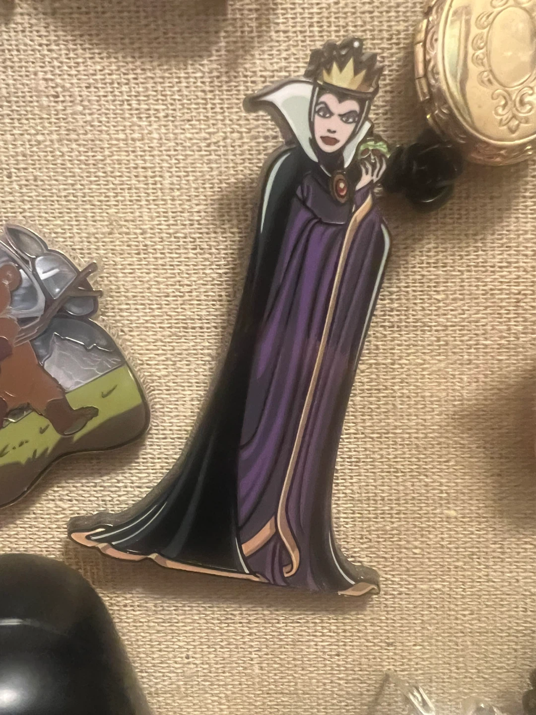 Evil Queen Pin ⚽