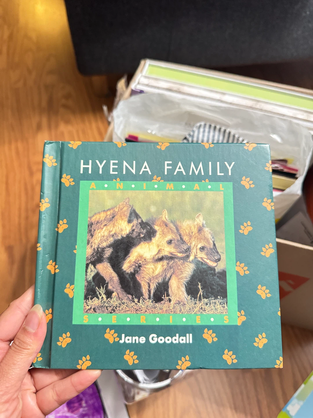 Jane Goodall Animal Family Books Bundle - photo 3