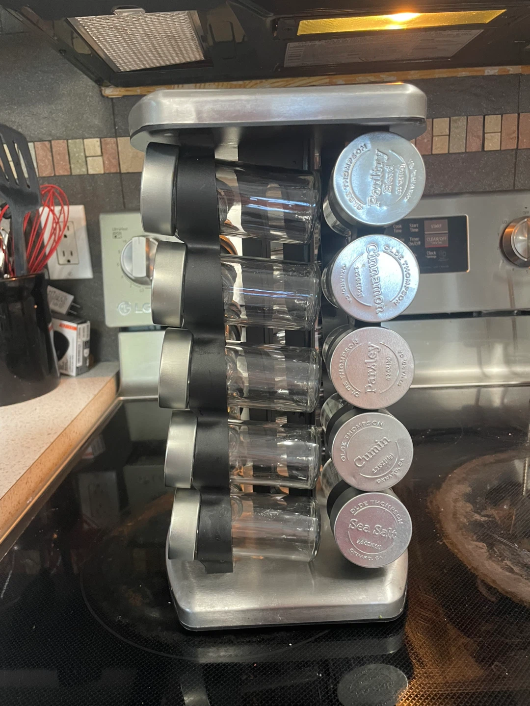 Olde Thompson spinning Spice Rack with 12 Jars