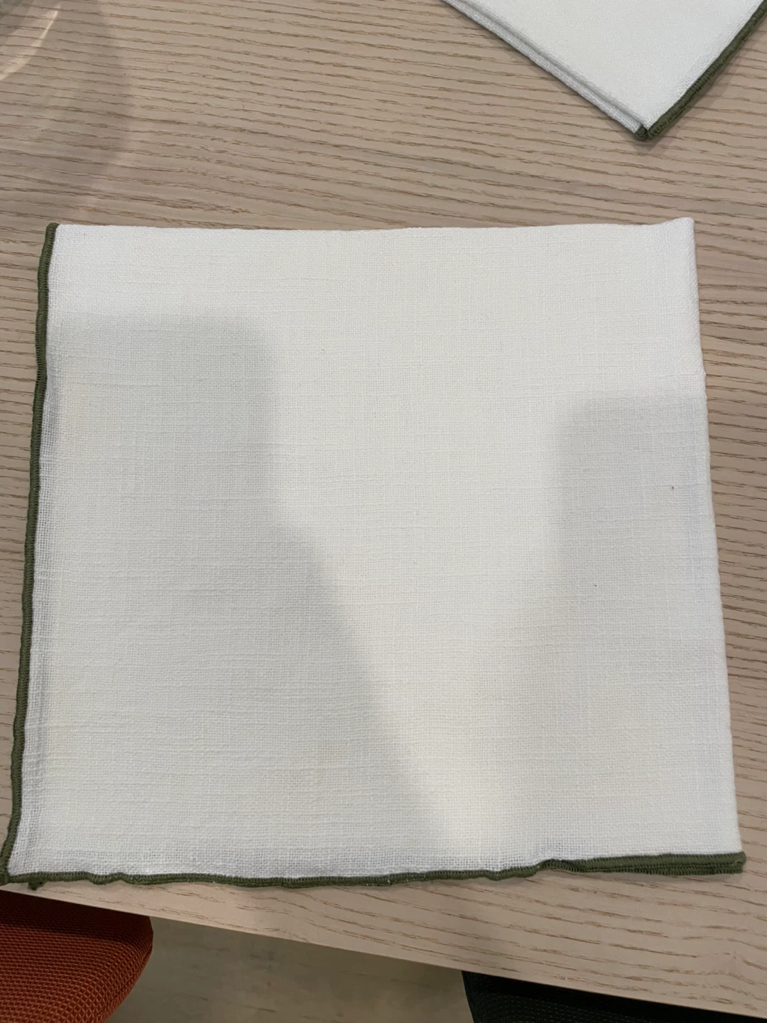 Set of 6 White Cloth Napkins with Green Trim - photo 2
