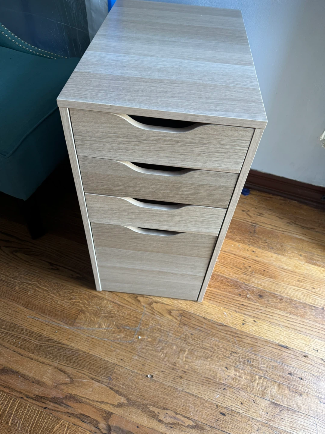 Light Wood Effect 4-Drawer Storage Unit