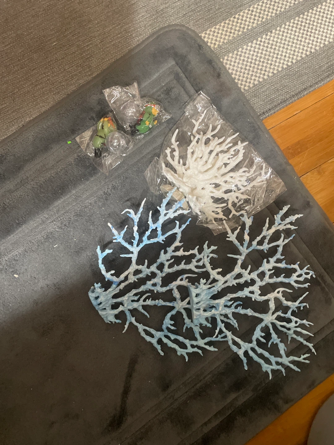 Fish tank decorations