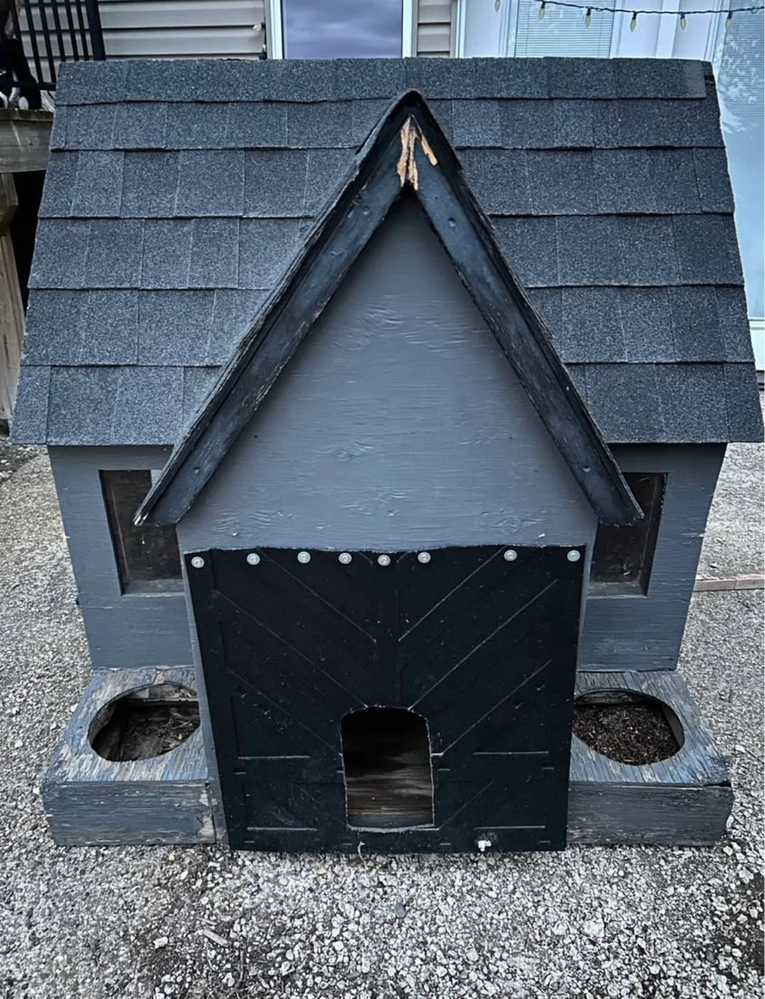 Dog/ cat house
